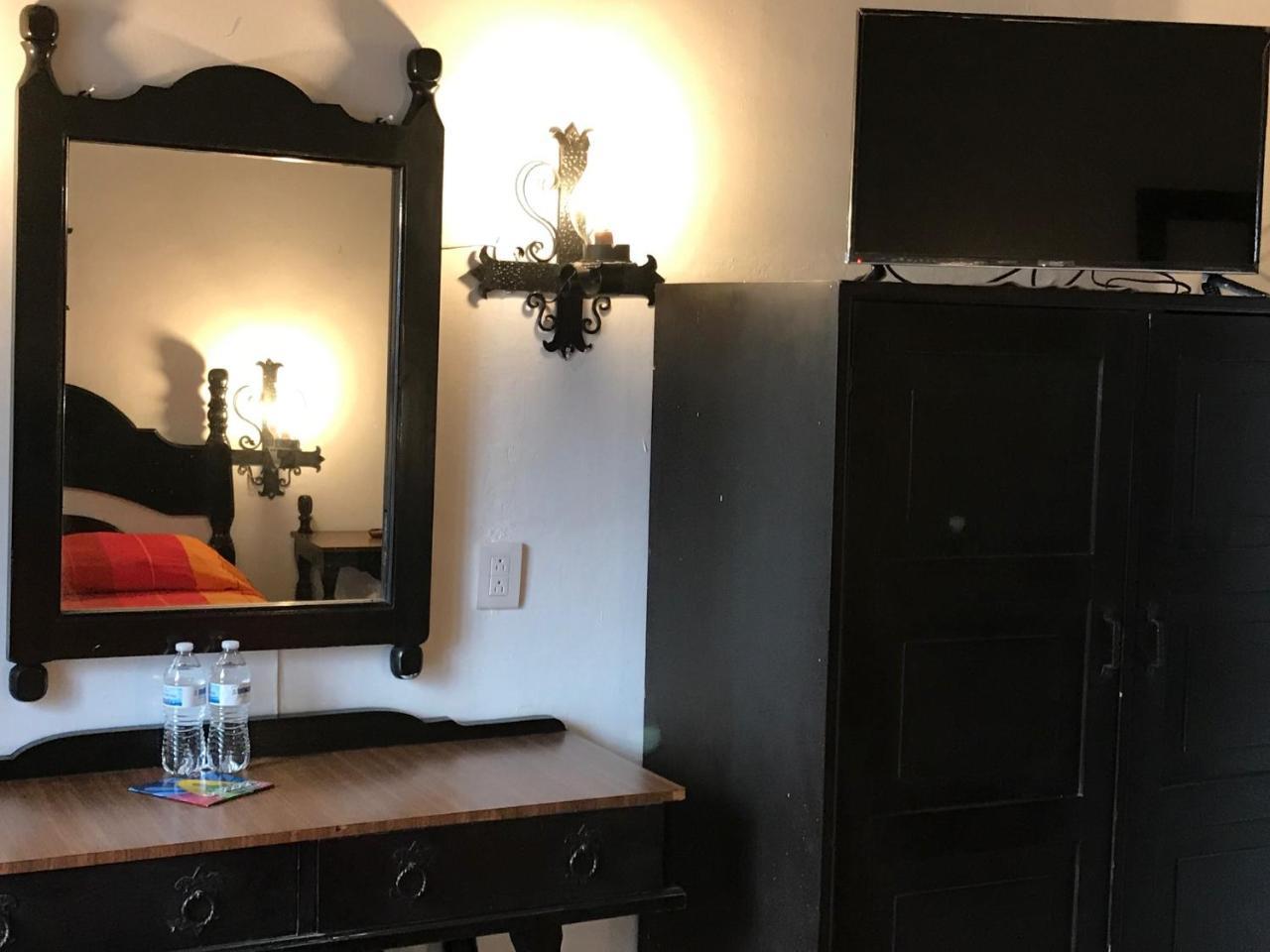 Hotel Villa de Flores Uruapan  Esterno foto