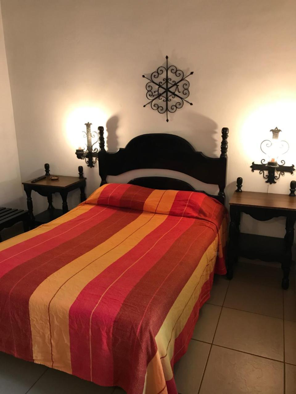 Hotel Villa de Flores Uruapan  Esterno foto