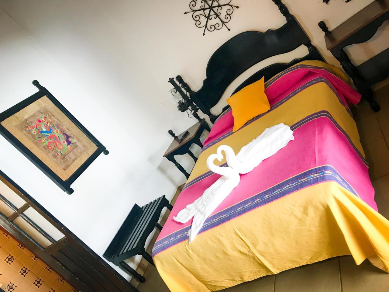 Hotel Villa de Flores Uruapan  Esterno foto