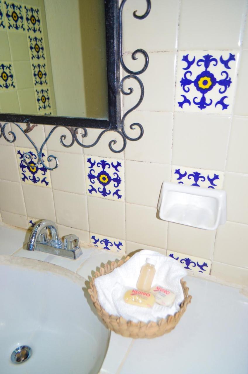 Hotel Villa de Flores Uruapan  Esterno foto