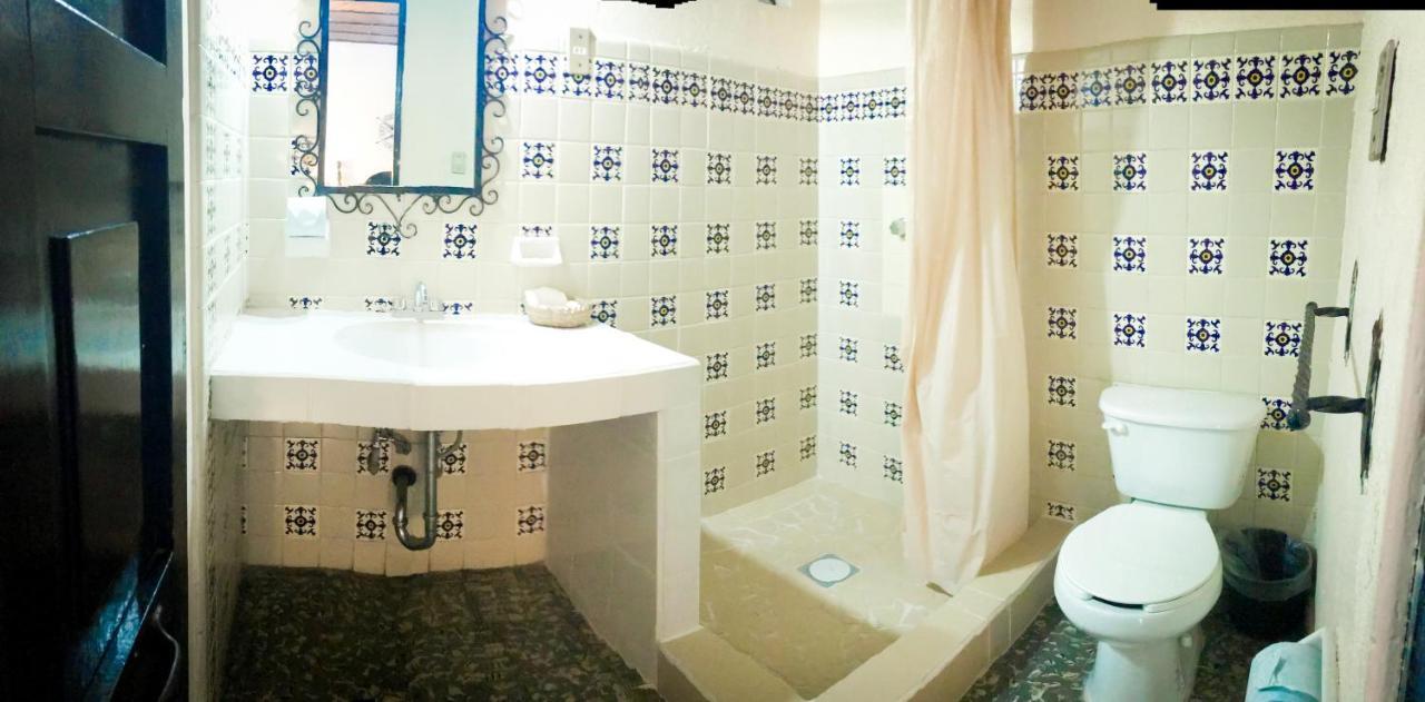 Hotel Villa de Flores Uruapan  Esterno foto