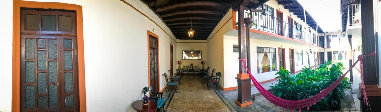 Hotel Villa de Flores Uruapan  Esterno foto