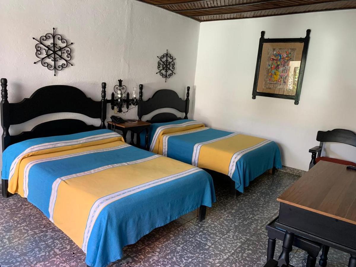 Hotel Villa de Flores Uruapan  Esterno foto