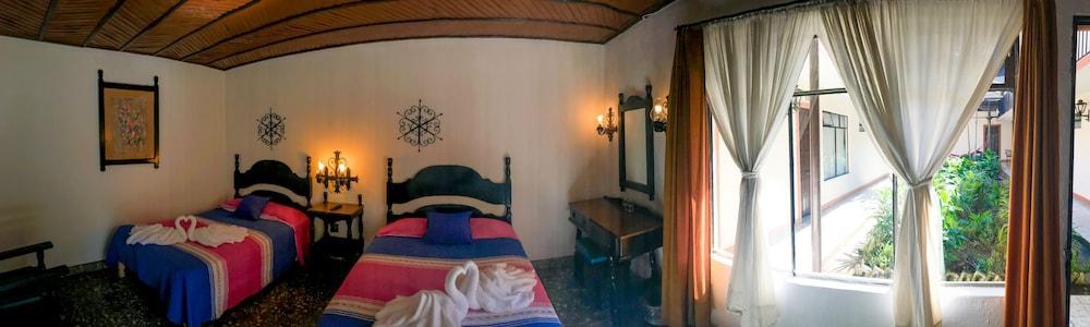 Hotel Villa de Flores Uruapan  Esterno foto