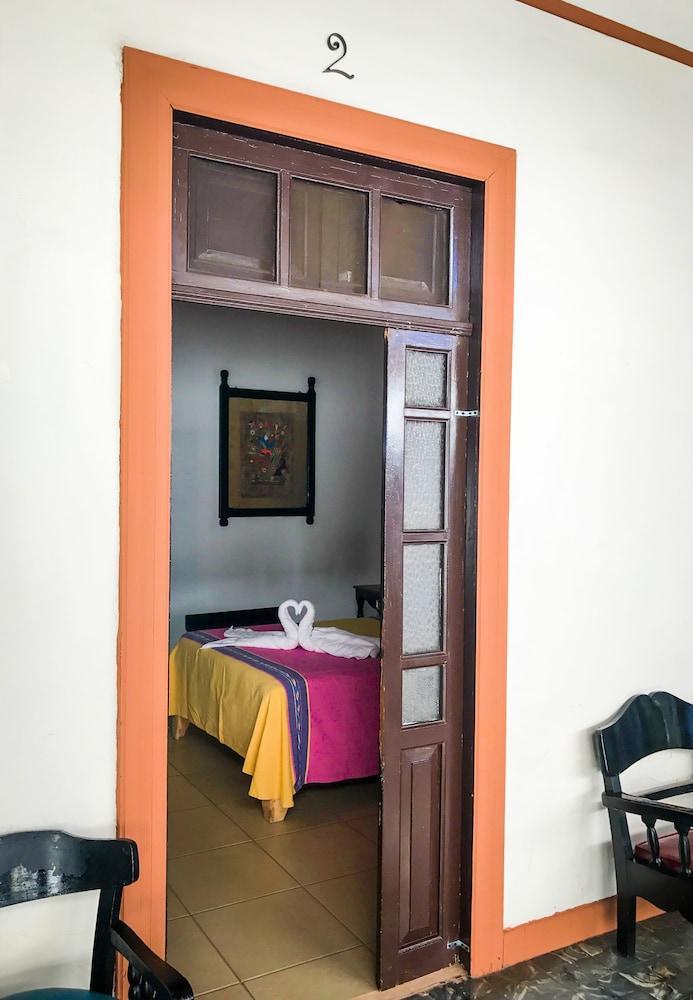 Hotel Villa de Flores Uruapan  Esterno foto